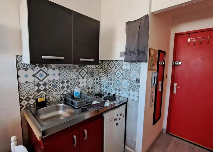 Studette Eco Pres Du Phare קאלה